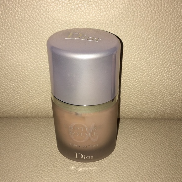 New Dior Capture Totale 023 SPF 15 Foundation - Picture 2 of 3